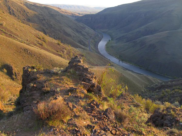 The Yakima River Canyon – Scott's Rock & Gem